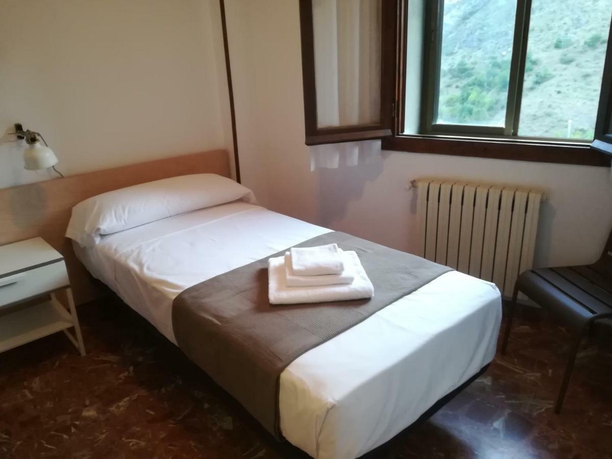 Tres Puentes Anguiano Apartamentos Y Hostal Buitenkant foto