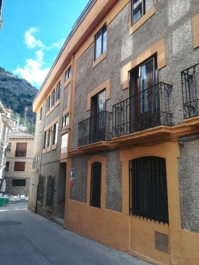 Tres Puentes Anguiano Apartamentos Y Hostal Buitenkant foto
