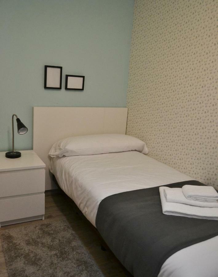 Tres Puentes Anguiano Apartamentos Y Hostal Buitenkant foto